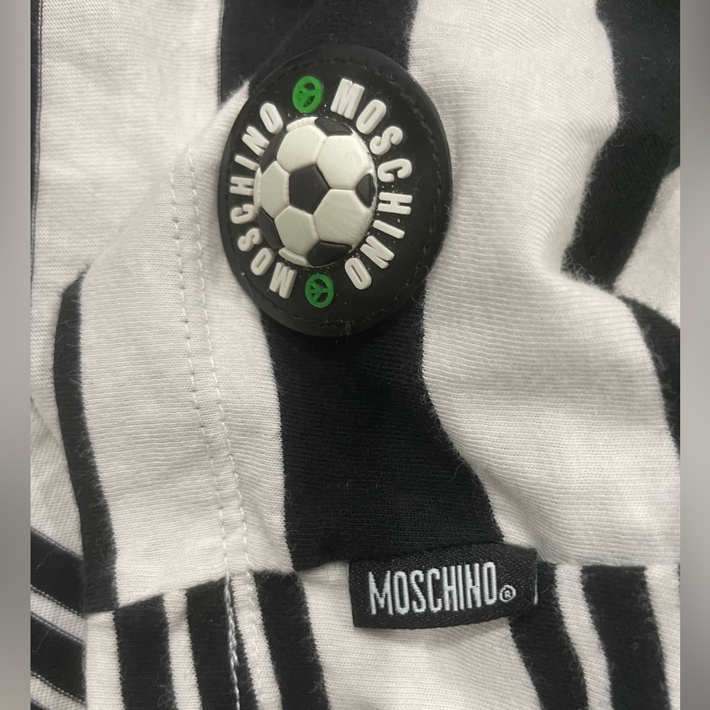 Moschino T-shirt - Picture 4 of 9